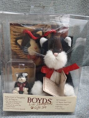 Boyd's Lil' Sumptin' Black & White Cat Plush Gift Set